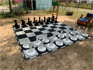 Мобильный уличный игровой набор ручной работы «Шахматы и шашки» (комплект с полем из атмосферостойкой ткани)