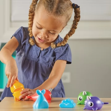 Развивающая игрушка "Нарвалы учат формы" (серия Snap-N-Learn, 15 элементов)